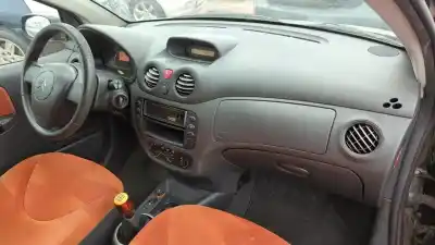 Vehicul casat citroen c2 by loeb al anului 2005 alimentat 8hz