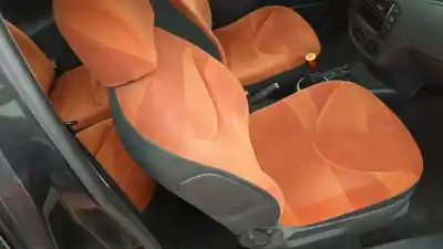 Vehicul casat citroen c2 by loeb al anului 2005 alimentat 8hz