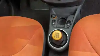 Vehicul casat citroen c2 by loeb al anului 2005 alimentat 8hz