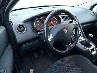 Scrapping Vehicle peugeot 5008 1.2 12v e-thp of the year 2015 powered hny