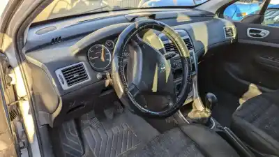 Véhicule à la ferraille peugeot 307 break / sw (s1) break xr de l'année 2002 alimenté rhydw10td