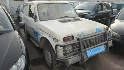 Sloopvoertuig LADA NIVA ( 2121 / 21213 / 21214 / 21215 )  van het jaar 1979 aangedreven VAZ2121