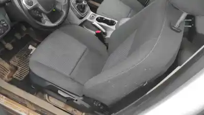Здавання транспортного засобу ford c-max (cb3) 1.6 tdci року 2014 потужний t1da