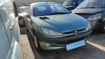 Veículo de Sucata PEUGEOT 206 BERLINA  do ano 2001 alimentado 8HX