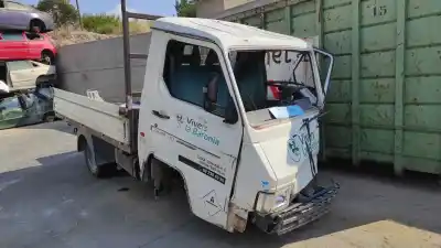 Sloopvoertuig NISSAN TRADE  van het jaar 1995 aangedreven BD30II