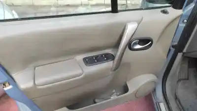 Здавання транспортного засобу renault scenic ii 1.9 dci diesel року 2004 потужний f9qd8