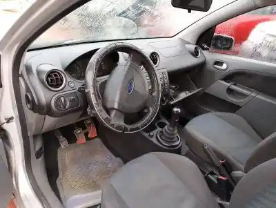 Vehicul casat ford fiesta (cbk) ambiente al anului 2003 alimentat fxjb