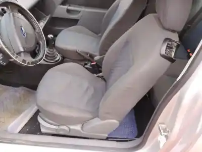 Vehicul casat ford fiesta (cbk) ambiente al anului 2003 alimentat fxjb