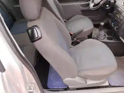 Vehicul casat ford fiesta (cbk) ambiente al anului 2003 alimentat fxjb