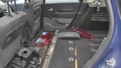 Veicolo di demolizione renault scenic ii 1.5 dci diesel dell'anno 2008 alimentato k9k f8