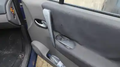 Veicolo di demolizione renault scenic ii 1.5 dci diesel dell'anno 2008 alimentato k9k f8