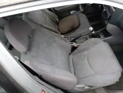 Sloopvoertuig nissan primera berlina (p11) 2.0 td van het jaar 2000 aangedreven cd20