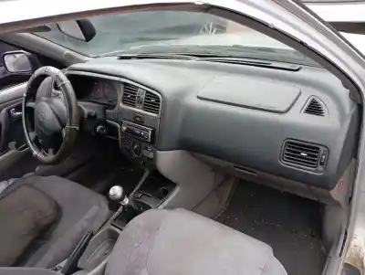 Sloopvoertuig nissan primera berlina (p11) 2.0 td van het jaar 2000 aangedreven cd20