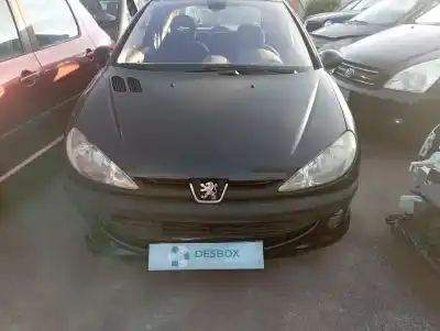 Veicolo di demolizione PEUGEOT 206 BERLINA  dell'anno 2003 alimentato RHY