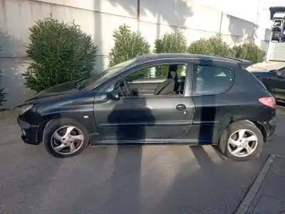 Veicolo di demolizione peugeot 206 berlina 2.0 hdi cat dell'anno 2003 alimentato rhy