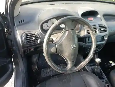 Veicolo di demolizione peugeot 206 berlina 2.0 hdi cat dell'anno 2003 alimentato rhy