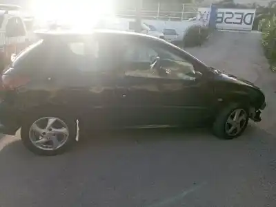 Veicolo di demolizione peugeot 206 berlina 2.0 hdi cat dell'anno 2003 alimentato rhy