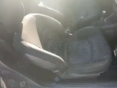 Veicolo di demolizione peugeot 206 berlina 2.0 hdi cat dell'anno 2003 alimentato rhy