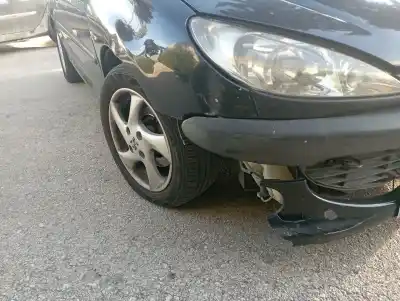 Veicolo di demolizione peugeot 206 berlina 2.0 hdi cat dell'anno 2003 alimentato rhy