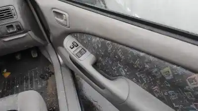 Véhicule à la ferraille toyota corolla (e11) 1.4 gasolina de l'année 1998 alimenté g4e