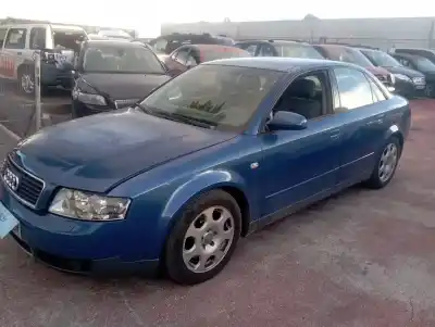 Véhicule à la ferraille audi a4 berlina (8e) 2.5 v6 24v tdi de l'année 2003 alimenté ake