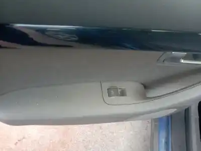 Véhicule à la ferraille audi a4 berlina (8e) 2.5 v6 24v tdi de l'année 2003 alimenté ake