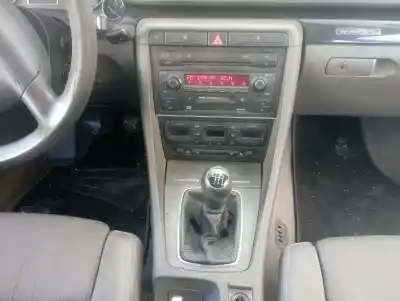 Véhicule à la ferraille audi a4 berlina (8e) 2.5 v6 24v tdi de l'année 2003 alimenté ake