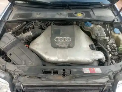Véhicule à la ferraille audi a4 berlina (8e) 2.5 v6 24v tdi de l'année 2003 alimenté ake