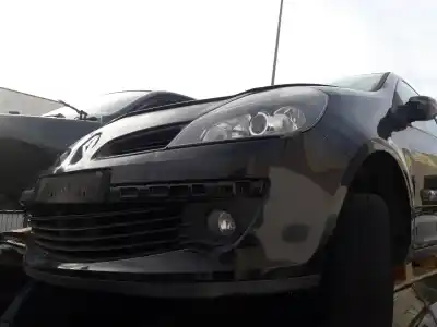 Vehículo de desguace RENAULT CLIO III D/K9K T7 del año 2006 con motor K9K 766
