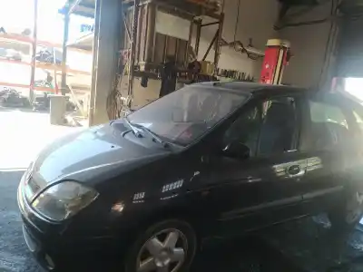 Veicolo di demolizione renault scénic i monospace (ja0/1_, fa0_) 1.9 dci (ja05, ja1f) dell'anno 2003 alimentato f9q732