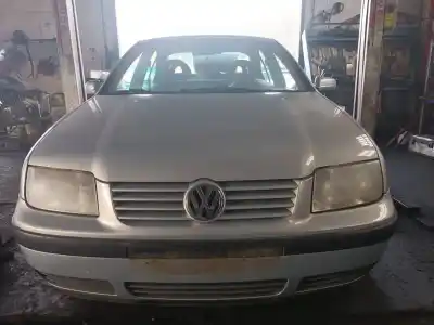 Véhicule à la ferraille VOLKSWAGEN                                         BORA BERLINA (1J2)                                                                                                                                                                                                                                         ALH                                                                                                                                                                                                                                                        de l'année 2002 alimenté ALH
