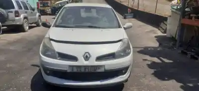 Vehículo de desguace RENAULT CLIO III K9K766 del año 2008 con motor K9K766