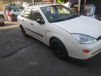 Здавання транспортного засобу ford focus berlina (cak) c9db року 2001 потужний c9db