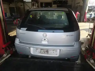 Sloopvoertuig opel corsa c z17dth van het jaar 2004 aangedreven z17dth