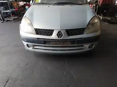 Здавання транспортного засобу RENAULT CLIO II FASE II (B/CB0) K4J710 року 2003 потужний K4J710