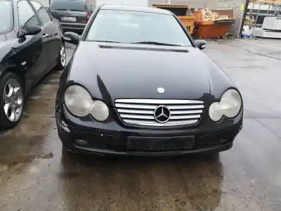 Véhicule à la ferraille MERCEDES                                           CLASE C (W203) SPORTCOUPE                                                                                                                                                                                                                                  OM611962                                                                                                                                                                                                                                                   de l'année 2001 alimenté OM611962