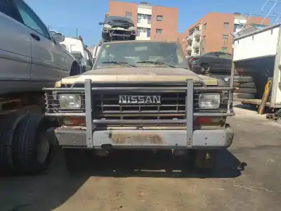 Véhicule à la ferraille nissan patrol (k/w 160) d-sd33 de l'année 1988 alimenté sd33