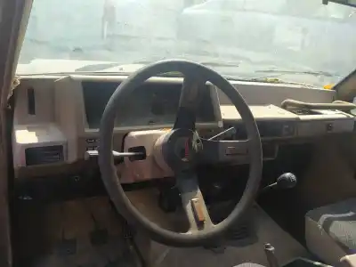 Véhicule à la ferraille nissan patrol (k/w 160) d-sd33 de l'année 1988 alimenté sd33