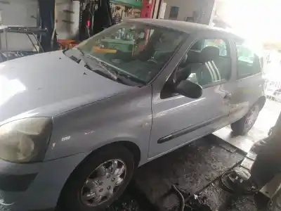 Здавання транспортного засобу renault clio ii fase i (b/cb0) g/d7f d7 року 2004 потужний d7f