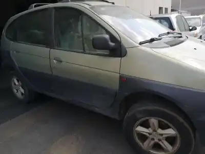 Scrapping Vehicle renault scenic (ja..) f9q732 of the year 2000 powered f9q732
