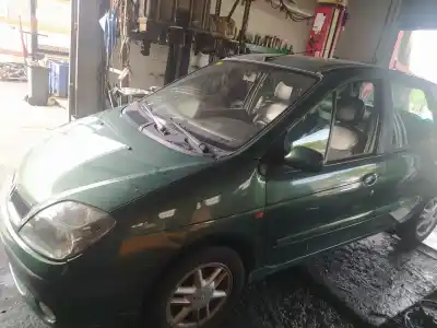 Scrapping Vehicle renault scenic (ja..) f9q732 of the year 2002 powered f9q732