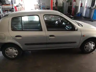 Здавання транспортного засобу renault clio ii fase i (b/cb0) g/d7f d7 року 1998 потужний d7f