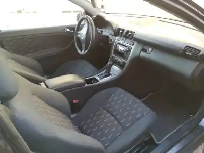 Здавання транспортного засобу mercedes-benz clase c (w203) sportcoupe m271946 року 2004 потужний m271946
