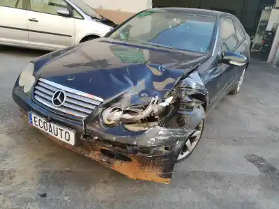 Véhicule à la ferraille MERCEDES                                           CLASE C (W203) SPORTCOUPE                                                                                                                                                                                                                                  M271946                                                                                                                                                                                                                                                    de l'année 2004 alimenté M271946