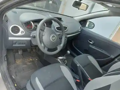 Vehículo de desguace renault clio iii d/k9k t7 del año 2011 con motor k9k