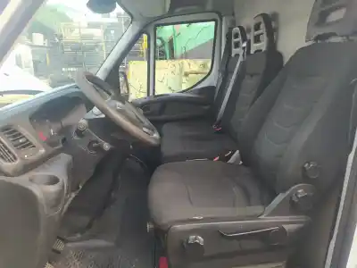 Здавання транспортного засобу iveco daily furgón f1afl411ca року 2015 потужний f1afl411ca