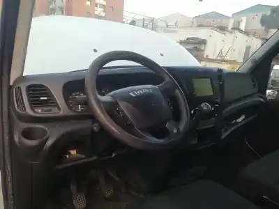 Здавання транспортного засобу iveco daily furgón f1afl411ca року 2015 потужний f1afl411ca