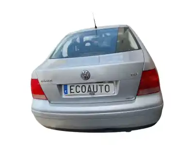 Véhicule à la ferraille volkswagen                                         bora berlina (1j2)                                                                                                                                                                                                                                         asv                                                                                                                                                                                                                                                        de l'année 2001 alimenté asv