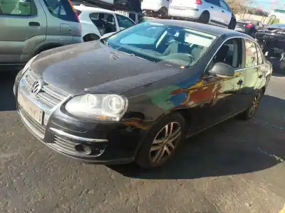 Veículo de Sucata volkswagen jetta iii (1k2) 1.9 tdi do ano 2009 alimentado bxe
