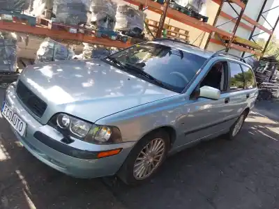 Veicolo di demolizione volvo v40 familiar d4192t3 dell'anno 2004 alimentato d4192t3